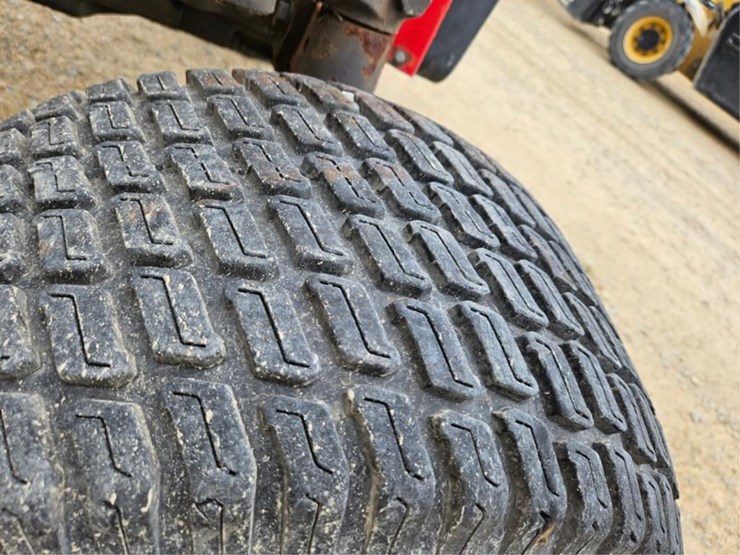 massey-ferguson-240-image-32