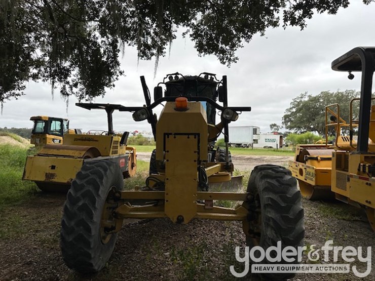 2012-caterpillar-120m-image-6