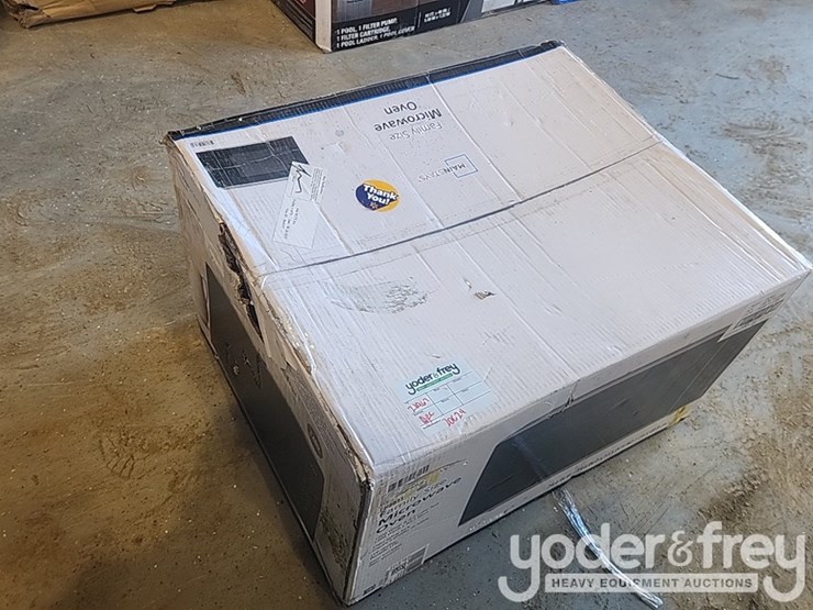 mainstays-family-size-microwave-image-3