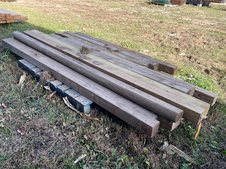 #3150-•-pallet-of-various-lumber-image-1