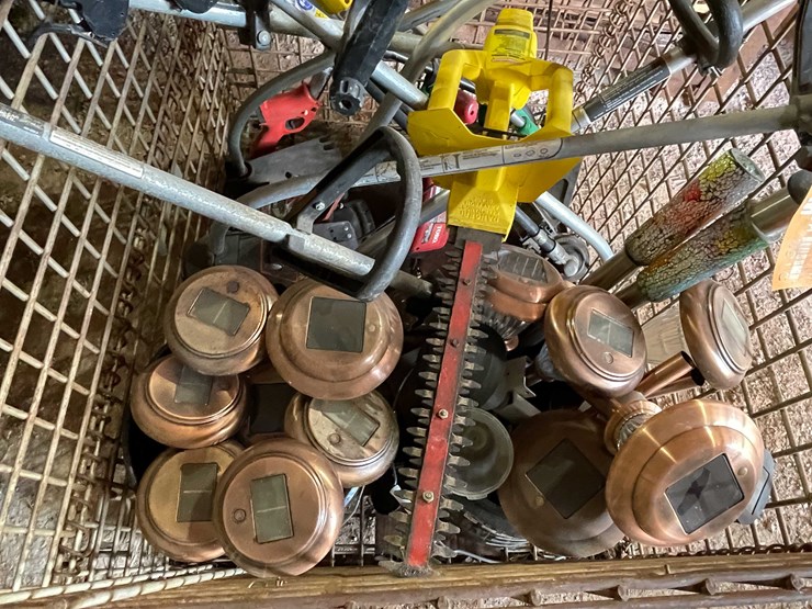 #3152-•-solar-yard-lights-image-3