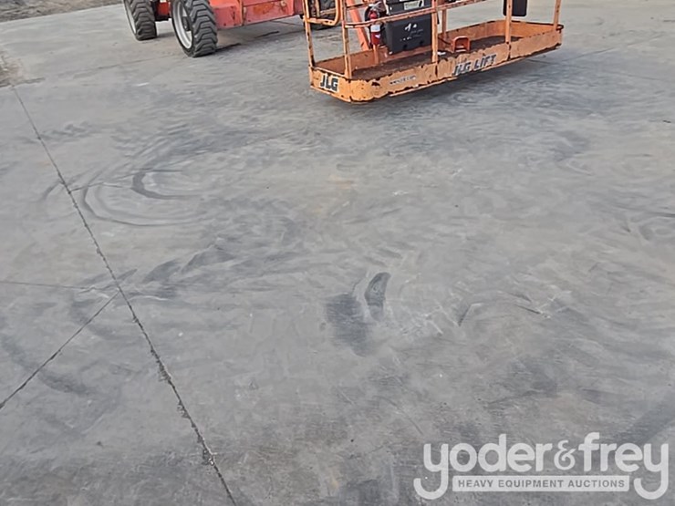 2015-jlg-600aj-image-8