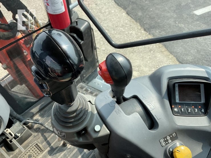 2015-kubota-m6-111-image-26