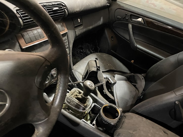 #3049-•-2007-mercedes-c280-4matic-sedan-(no-title)-image-14