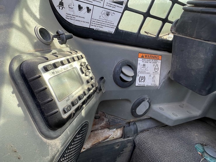 2015-bobcat-t870-image-15