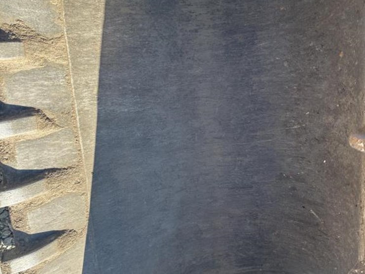 2013-deere-85d-image-45