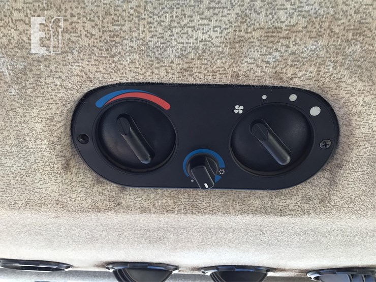 new-holland-t5040-image-21