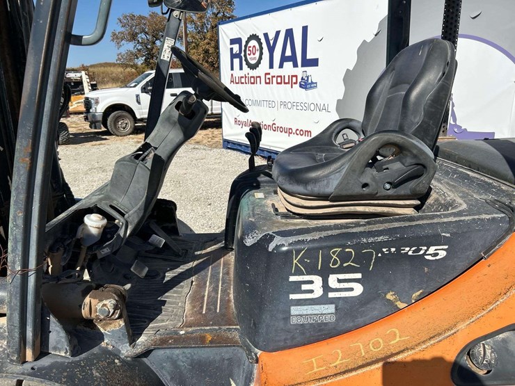 doosan-d35s-5-6,900lb-diesel-forklift-image-9