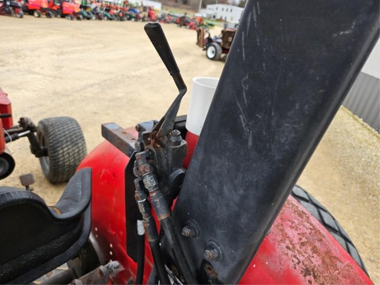 massey-ferguson-240-image-16