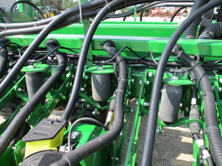 2016-john-deere-db60-image-106