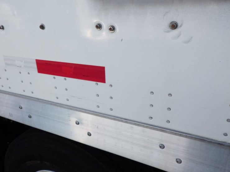 2018-peterbilt-220-image-18