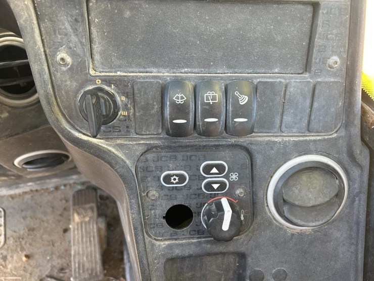 2016-jcb-507-42-image-45