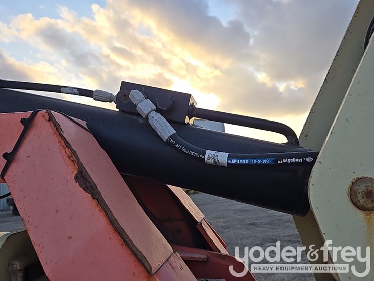 2015-jlg-600aj-image-52