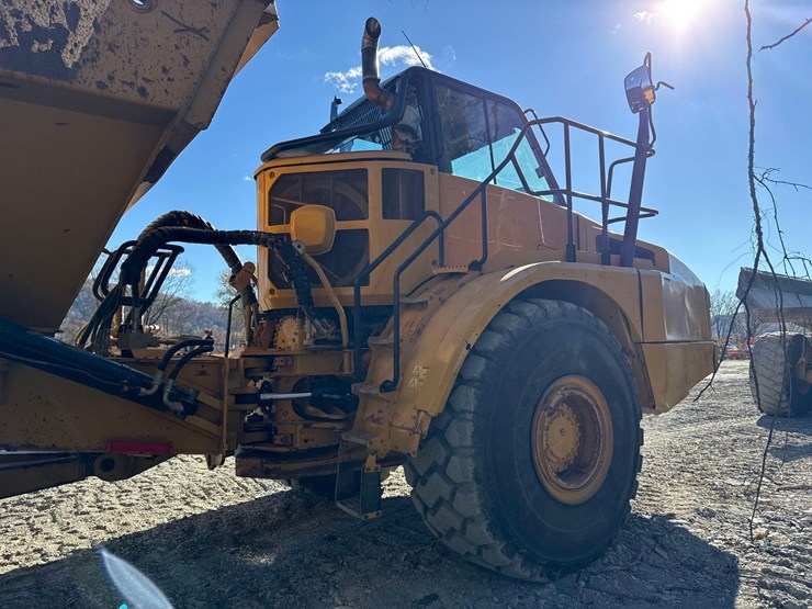 2015-caterpillar-745c-image-8