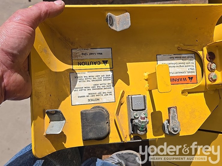 2023-komatsu-d61pxi-24-image-40