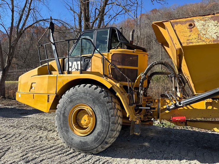 2015-caterpillar-745c-image-4