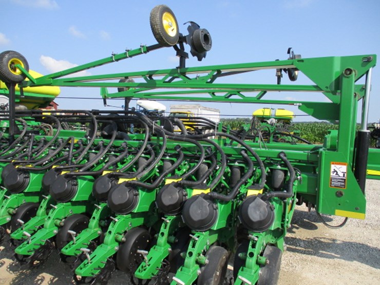 2016-john-deere-db60-image-41