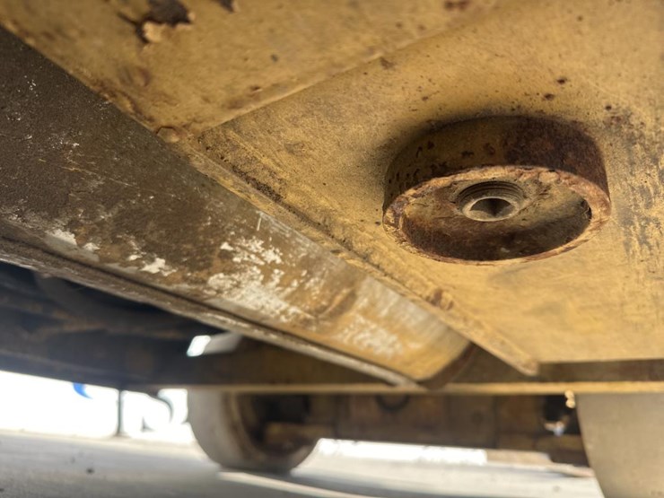 caterpillar-t80d-image-31