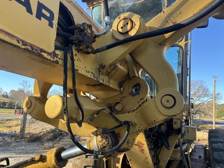 caterpillar-16g-image-24