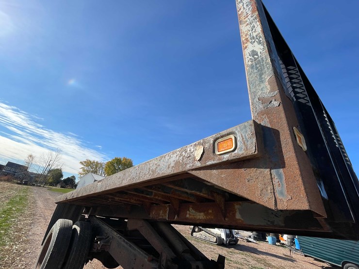 #3006-•-1999-chevy-c6500-single-axle-dump-flatbed-truck-(title-in-delay)-image-26