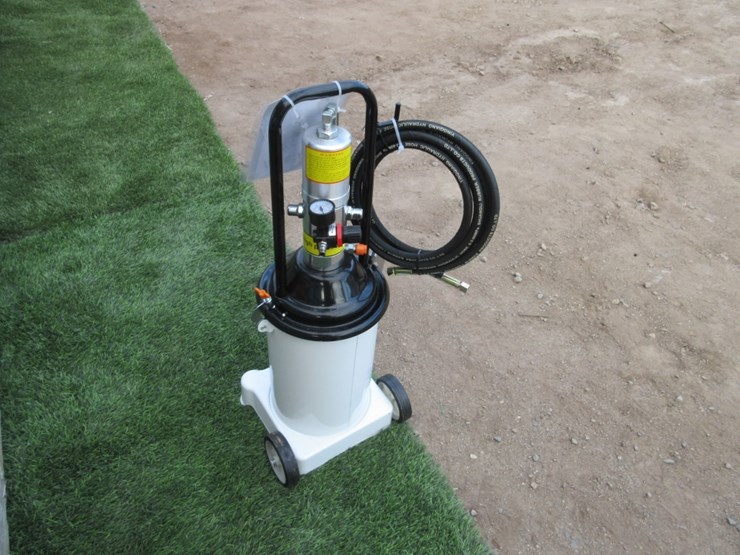 new-unused-3.17-gallon-air-operated-grease-pump,-image-2