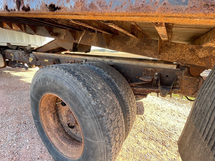 #3006-•-1999-chevy-c6500-single-axle-dump-flatbed-truck-(title-in-delay)-image-31
