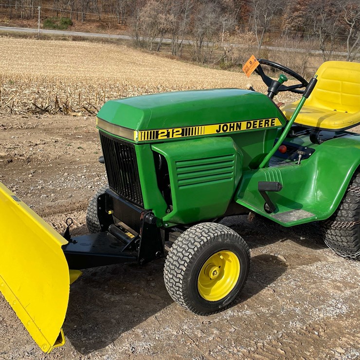 JOHN DEERE 212