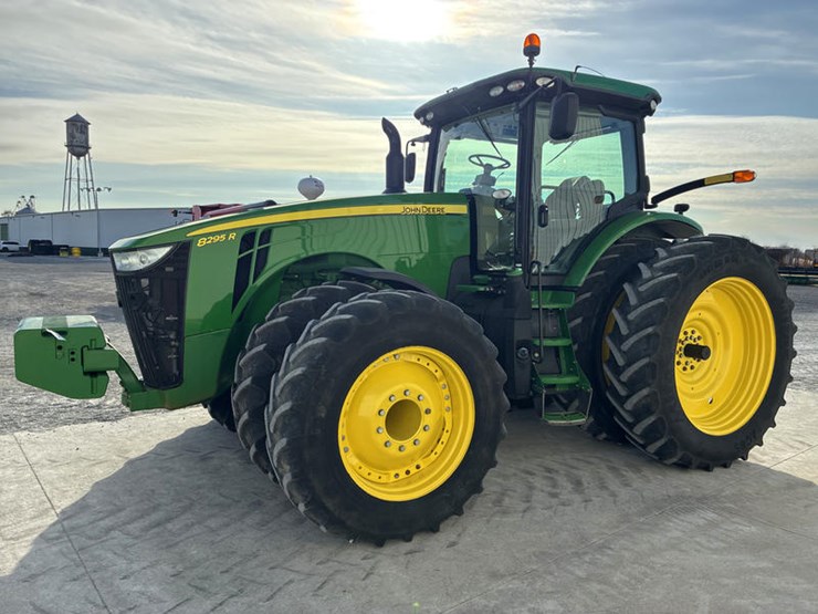 2015-john-deere-8295r-image-13