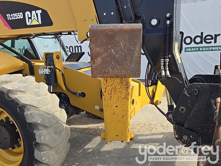 2019-caterpillar-tl1255d-image-22