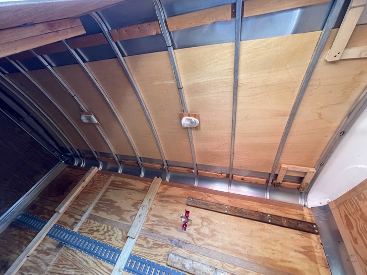 #3013-•-2007-12'-tandem-axle-aluminum-frame-enclosed-trailer-(no-title)-image-9