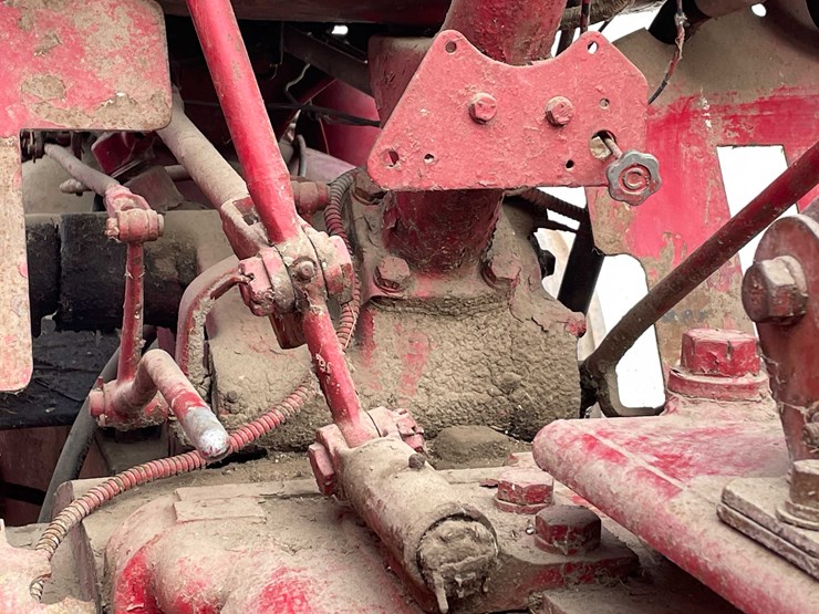 1956-international-600-image-24