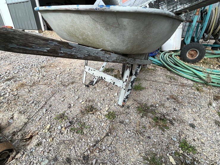#3119-•-wheelbarrow-and-contents-image-2