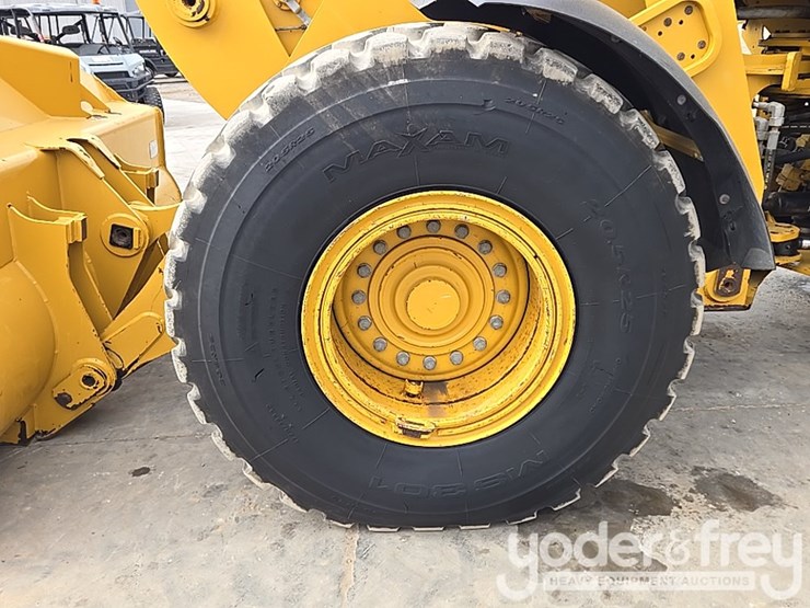 2014-caterpillar-938k-image-16