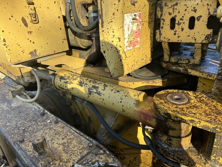 caterpillar-16g-image-16