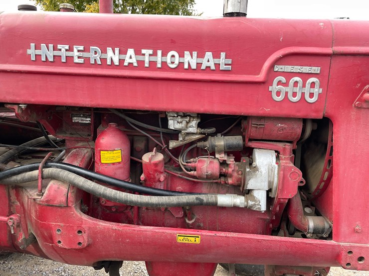 1956-international-600-image-11