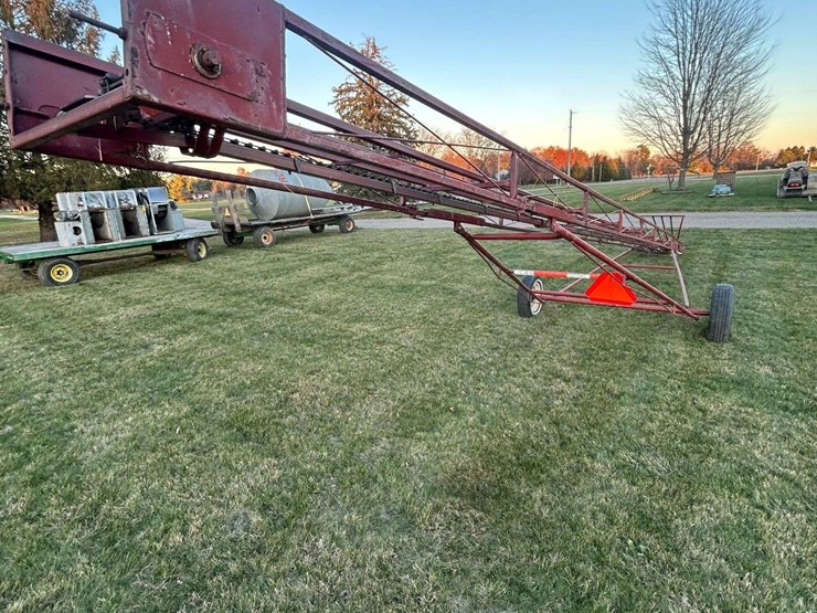 hayrite-skeleton-hay-elevator-image-5