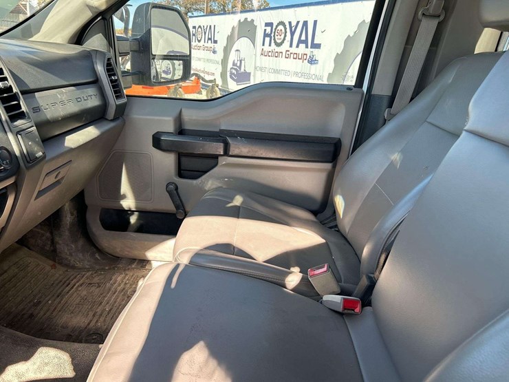 2018-ford-f350-image-16