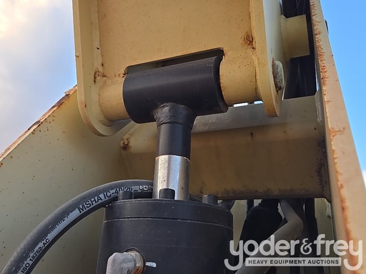 2015-jlg-600aj-image-50