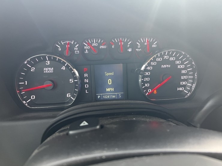 2017-chevrolet-tahoe-image-26