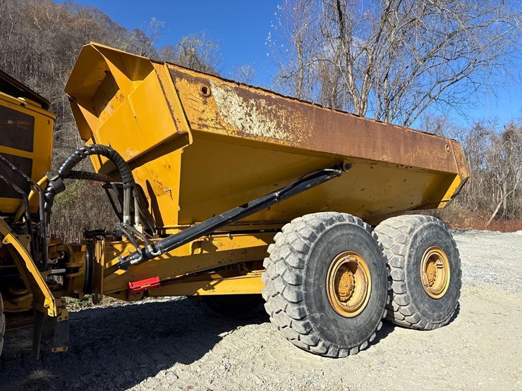 2015-caterpillar-745c-image-3