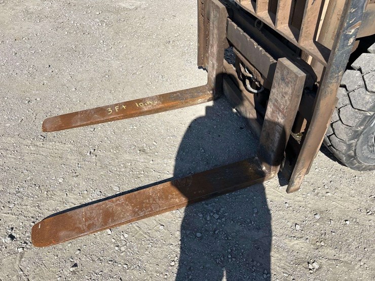 doosan-d35s-5-6,900lb-diesel-forklift-image-15