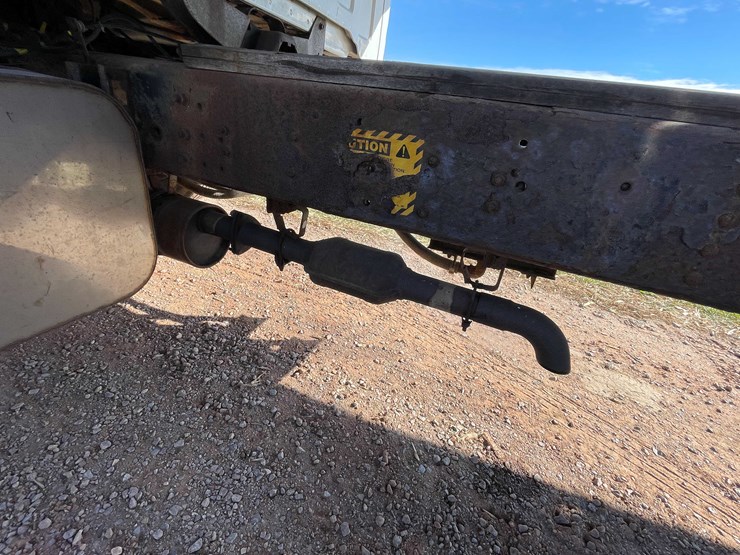 #3006-•-1999-chevy-c6500-single-axle-dump-flatbed-truck-(title-in-delay)-image-14