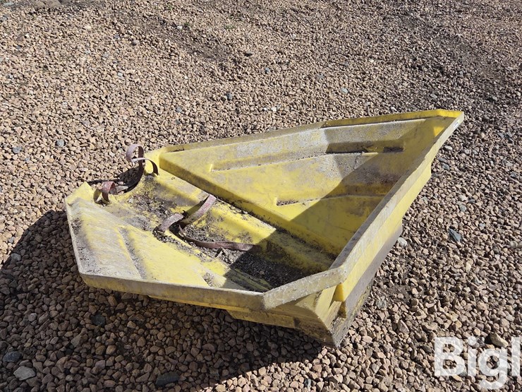 poly-auger-hopper-image-3