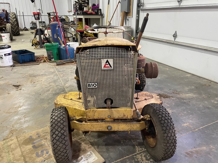 #3032-•-allis-chalmers-b10-lawn-mower-image-2