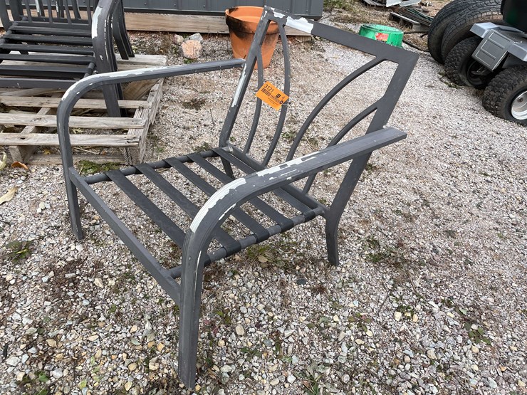 #3121-•-(4)-patio-chairs-image-3