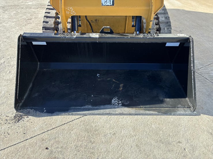 2018-caterpillar-259d-image-12