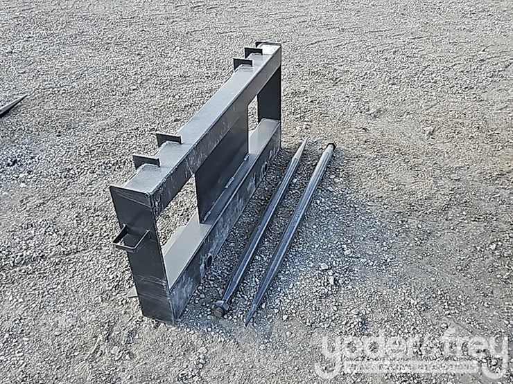 unused-jct-bale-spear-to-suit-skidsteer-image-6