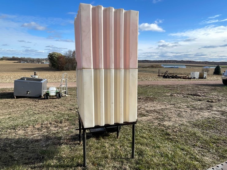 #3144-•-tote---a---lube-oil-dispenser-image-4