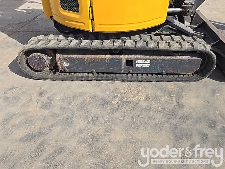 2019-deere-26g-image-15