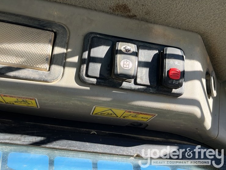 2014-caterpillar-279d-image-32